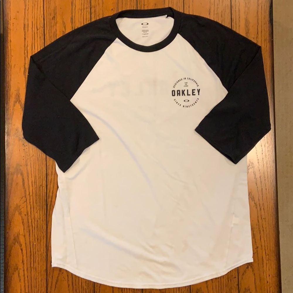Oakley 3/4 sleeve tee